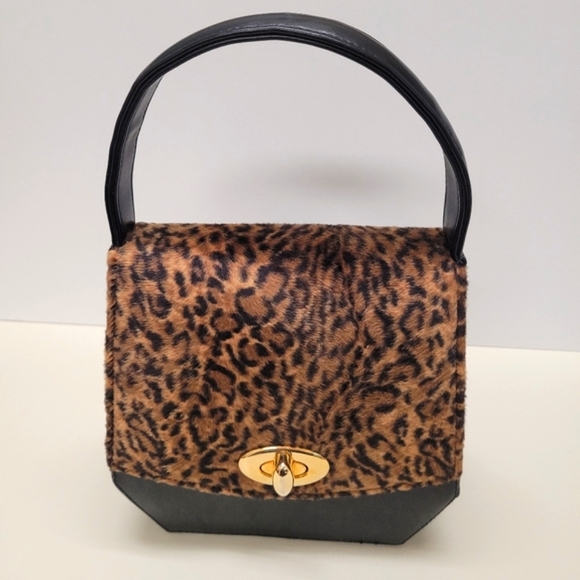 Dainty Animal Print Handbag - Picture 3 of 15